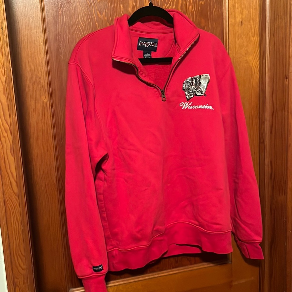Wisconsin Badgers Collars Pull Over with Sparkles. Size Medium.